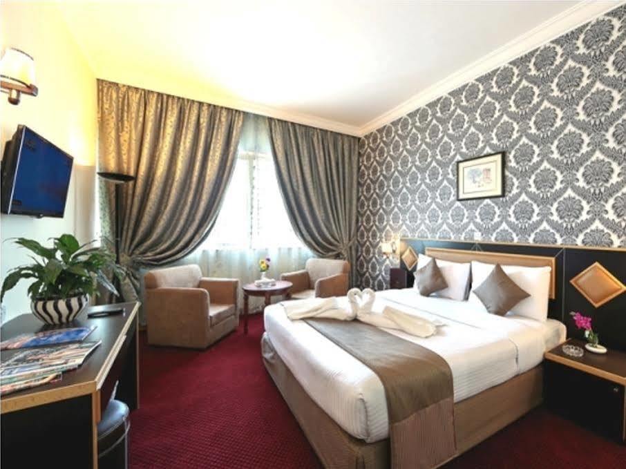 דובאי Jonrad Hotel מראה חיצוני תמונה