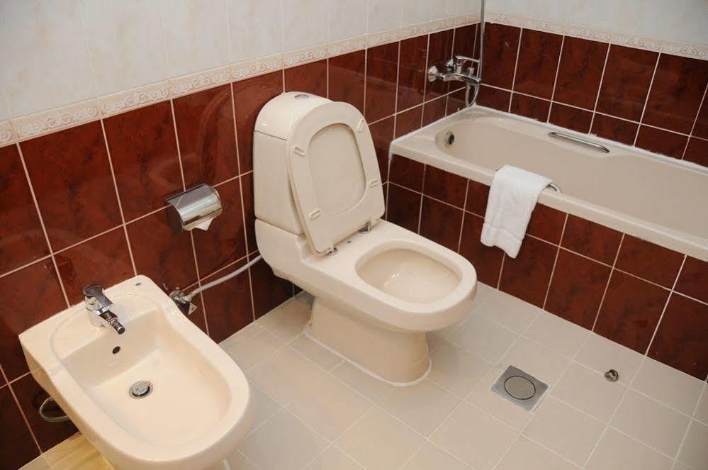 דובאי Jonrad Hotel מראה חיצוני תמונה