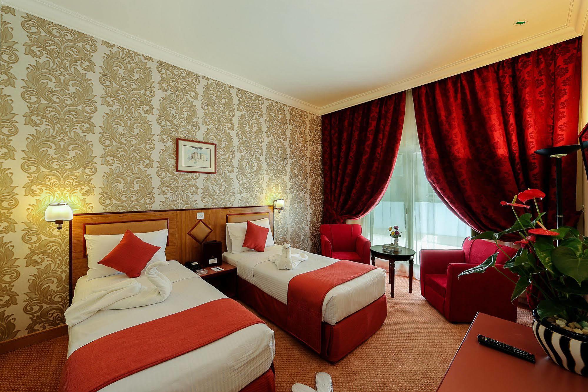 דובאי Jonrad Hotel מראה חיצוני תמונה