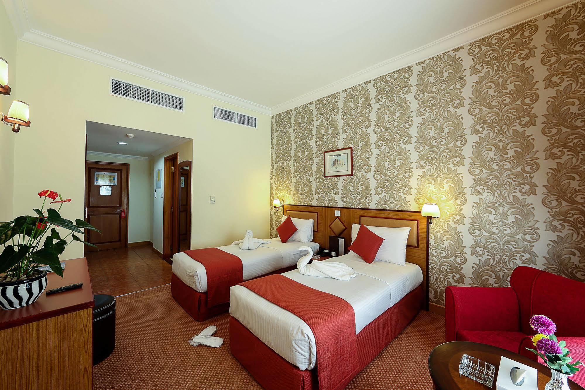דובאי Jonrad Hotel מראה חיצוני תמונה