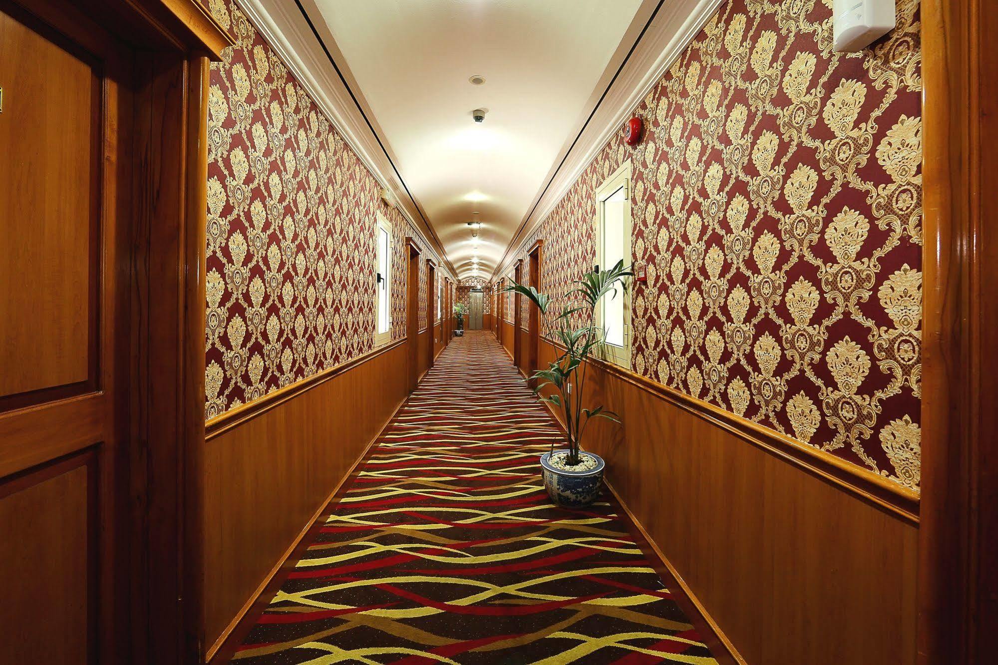דובאי Jonrad Hotel מראה חיצוני תמונה