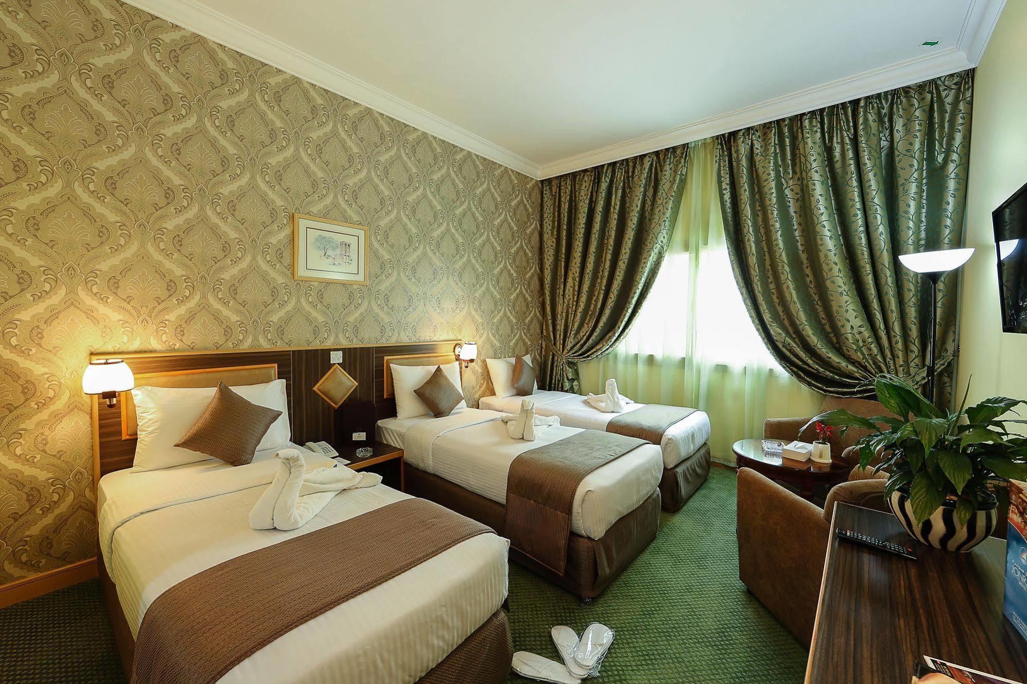 דובאי Jonrad Hotel מראה חיצוני תמונה